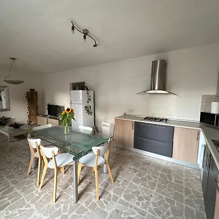 Alloggio in famiglia F61 With Private Bathroom Near The In A Shared