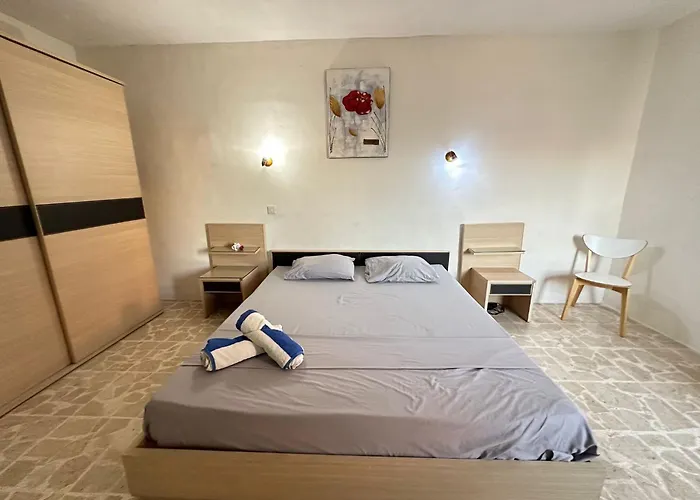 Gazde/Camere de închiriat F61 With Private Bathroom Near The In A Shared Sliema
